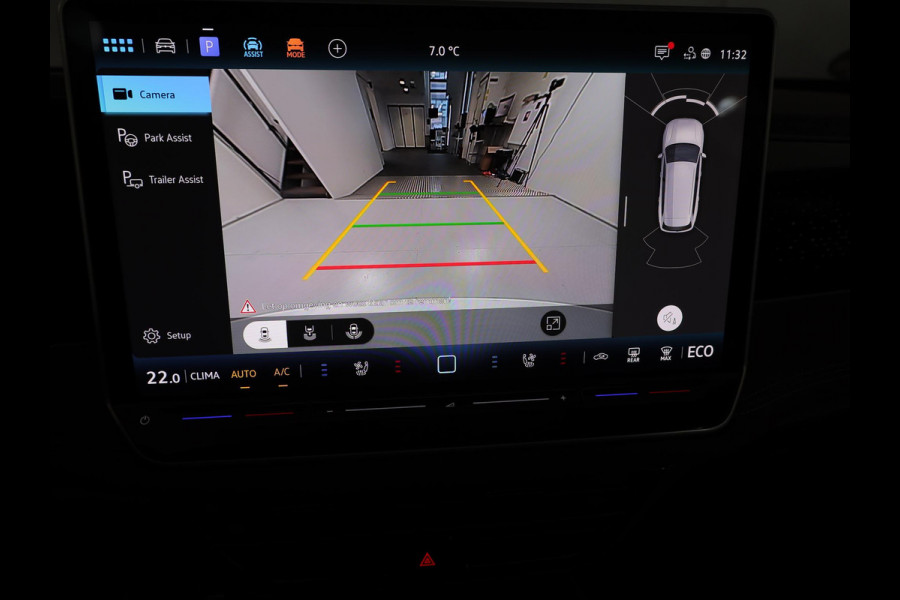 Volkswagen Passat Variant 1.5 eHybrid R-Line Edition 272 pk Automaat (DSG) | Verlengde garantie | Navigatie | Panoramadak | Trekhaak (wegklapbaar) | Lederen bekleding | Stoelverwarming v/a | R-Line |