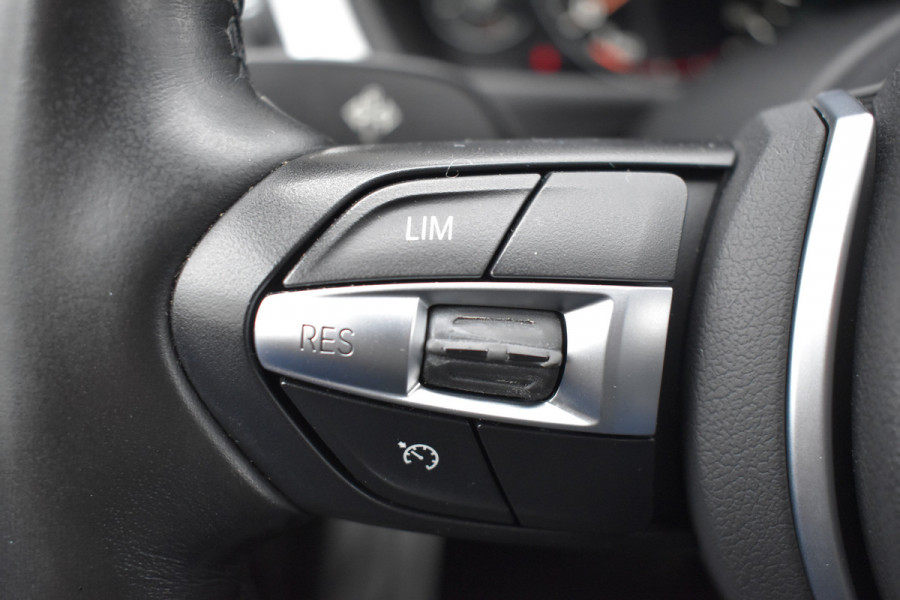 BMW 3 Serie Touring 318i Edition Automaat M Sport Shadow Executive / Navigatie / Clima / Keyless / Trekhaak / 18"LM