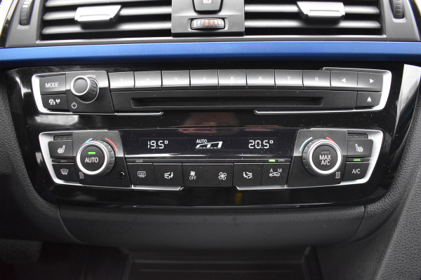 BMW 3 Serie Touring 318i Edition Automaat M Sport Shadow Executive / Navigatie / Clima / Keyless / Trekhaak / 18"LM