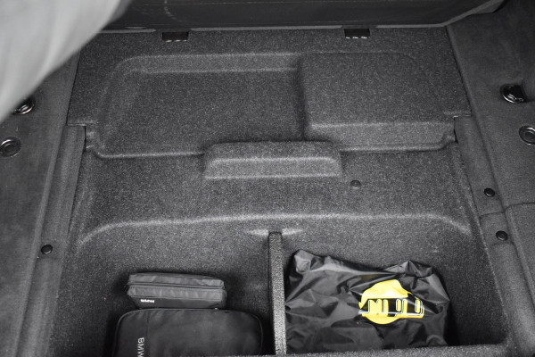 BMW 3 Serie Touring 318i Edition Automaat M Sport Shadow Executive / Navigatie / Clima / Keyless / Trekhaak / 18"LM