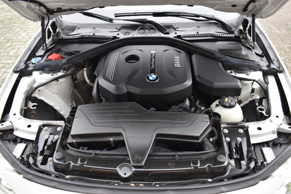 BMW 3 Serie Touring 318i Edition Automaat M Sport Shadow Executive / Navigatie / Clima / Keyless / Trekhaak / 18"LM