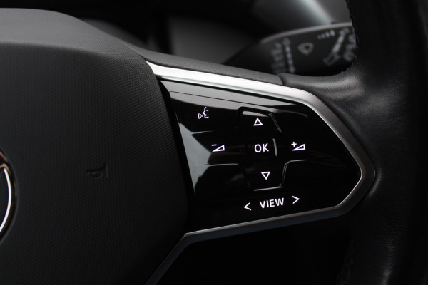 Volkswagen ID.4 First 77 kWh / SoH 88.6% / Camera / Apple CarPlay / DAB / 20'' / LED / Alcantara / Stoelverwarming / ACC