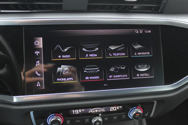 Audi Q3 35 TFSI Pro Line 3x S-Line / Navigatie / Half leder / 18'' / LED Koplampen / Parkeerhulp achter / Stoelverwarming / Cruise Control