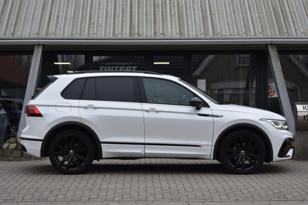 Volkswagen Tiguan 1.5 TSI R-Line | BLACK STYLE | PANORAMADAK | NAP | CAMERA | IQ LIGHT