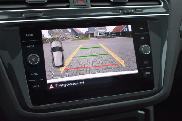 Volkswagen Tiguan 1.5 TSI R-Line | BLACK STYLE | PANORAMADAK | NAP | CAMERA | IQ LIGHT