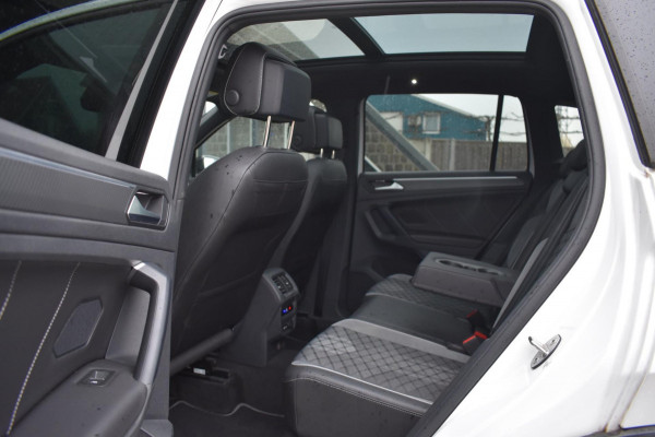 Volkswagen Tiguan 1.5 TSI R-Line | BLACK STYLE | PANORAMADAK | NAP | CAMERA | IQ LIGHT