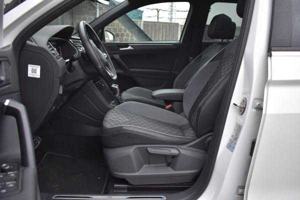 Volkswagen Tiguan 1.5 TSI R-Line | BLACK STYLE | PANORAMADAK | NAP | CAMERA | IQ LIGHT