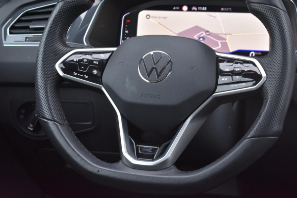 Volkswagen Tiguan 1.5 TSI R-Line | BLACK STYLE | PANORAMADAK | NAP | CAMERA | IQ LIGHT