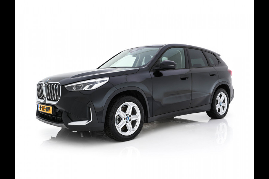 BMW iX1 xDrive30 Launch Edition 67 kWh [ 3-Fase-11kW ] {SOH-100%} (INCL-BTW) Aut. *FULL-LED | DIGI-COCKPIT | DAB+ | NAVI-FULLMAP | PRIVACYGLASS | COMFORTSEATS | ECC | PDC | CRUISE | 18''ALU*