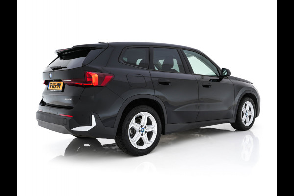 BMW iX1 xDrive30 Launch Edition 67 kWh [ 3-Fase-11kW ] {SOH-100%} (INCL-BTW) Aut. *FULL-LED | DIGI-COCKPIT | DAB+ | NAVI-FULLMAP | PRIVACYGLASS | COMFORTSEATS | ECC | PDC | CRUISE | 18''ALU*