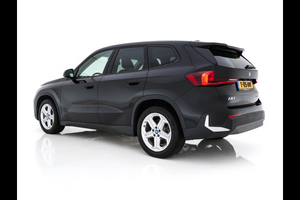 BMW iX1 xDrive30 Launch Edition 67 kWh [ 3-Fase-11kW ] {SOH-100%} (INCL-BTW) Aut. *FULL-LED | DIGI-COCKPIT | DAB+ | NAVI-FULLMAP | PRIVACYGLASS | COMFORTSEATS | ECC | PDC | CRUISE | 18''ALU*