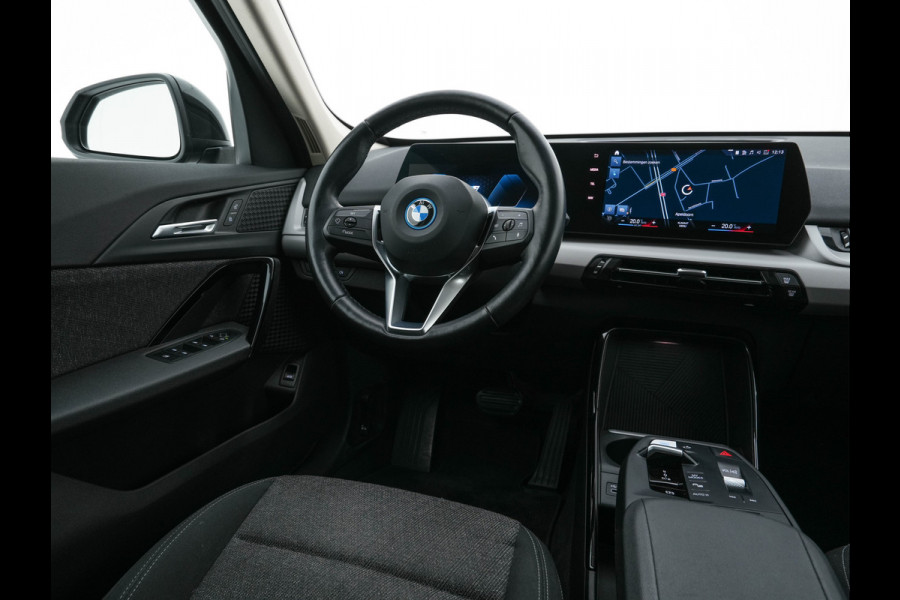 BMW iX1 xDrive30 Launch Edition 67 kWh [ 3-Fase-11kW ] {SOH-100%} (INCL-BTW) Aut. *FULL-LED | DIGI-COCKPIT | DAB+ | NAVI-FULLMAP | PRIVACYGLASS | COMFORTSEATS | ECC | PDC | CRUISE | 18''ALU*