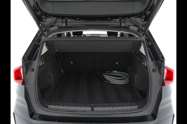 BMW iX1 xDrive30 Launch Edition 67 kWh [ 3-Fase-11kW ] {SOH-100%} (INCL-BTW) Aut. *FULL-LED | DIGI-COCKPIT | DAB+ | NAVI-FULLMAP | PRIVACYGLASS | COMFORTSEATS | ECC | PDC | CRUISE | 18''ALU*