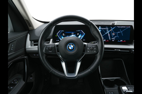 BMW iX1 xDrive30 Launch Edition 67 kWh [ 3-Fase-11kW ] {SOH-100%} (INCL-BTW) Aut. *FULL-LED | DIGI-COCKPIT | DAB+ | NAVI-FULLMAP | PRIVACYGLASS | COMFORTSEATS | ECC | PDC | CRUISE | 18''ALU*
