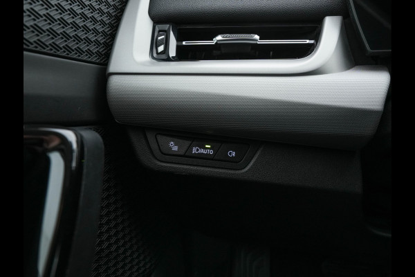 BMW iX1 xDrive30 Launch Edition 67 kWh [ 3-Fase-11kW ] {SOH-100%} (INCL-BTW) Aut. *FULL-LED | DIGI-COCKPIT | DAB+ | NAVI-FULLMAP | PRIVACYGLASS | COMFORTSEATS | ECC | PDC | CRUISE | 18''ALU*