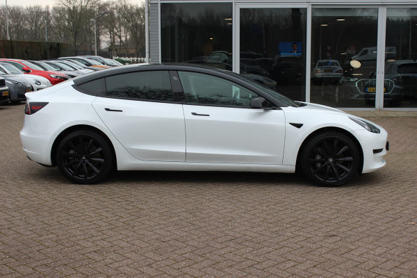 Tesla Model 3 Standard RWD Plus 60 kWh / SOH 91,4% / Autopilot / Panoramadak / Camera / Audio / 18'' / Leder