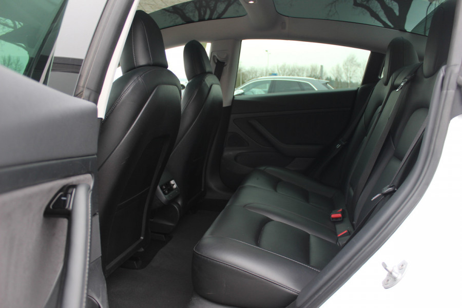 Tesla Model 3 Standard RWD Plus 60 kWh / SOH 91,4% / Autopilot / Panoramadak / Camera / Audio / 18'' / Leder