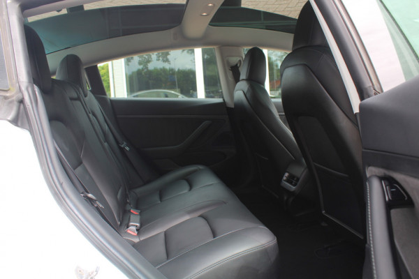 Tesla Model 3 Standard RWD Plus 60 kWh / SOH 91,4% / Autopilot / Panoramadak / Camera / Audio / 18'' / Leder