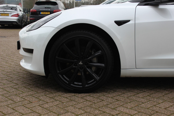 Tesla Model 3 Standard RWD Plus 60 kWh / SOH 91,4% / Autopilot / Panoramadak / Camera / Audio / 18'' / Leder