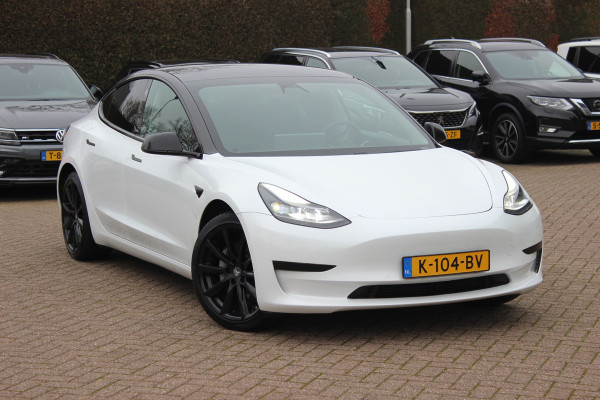 Tesla Model 3 Standard RWD Plus 60 kWh / SOH 91,4% / Autopilot / Panoramadak / Camera / Audio / 18'' / Leder