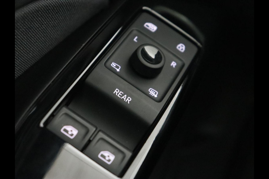 Volkswagen ID.3 Life 58 kWh | Carplay | Sfeerverlichting | Adaptive cruise | Stoelverwarming | Stuurverwarming | Parkeersensor | Navigatie | Climate controle