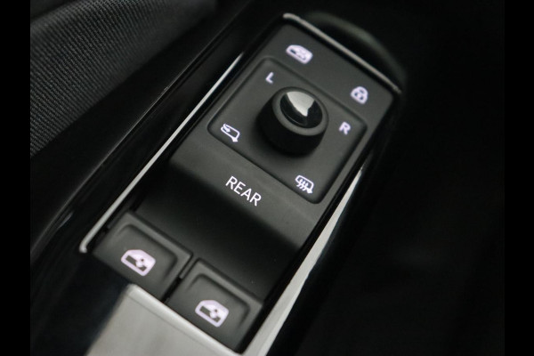 Volkswagen ID.3 Life 58 kWh | Carplay | Sfeerverlichting | Adaptive cruise | Stoelverwarming | Stuurverwarming | Parkeersensor | Navigatie | Climate controle