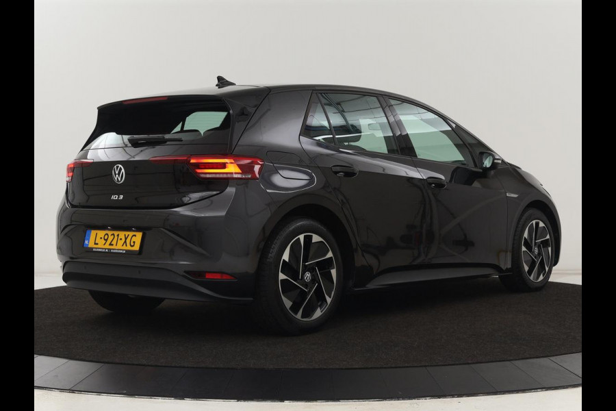Volkswagen ID.3 Life 58 kWh | Carplay | Sfeerverlichting | Adaptive cruise | Stoelverwarming | Stuurverwarming | Parkeersensor | Navigatie | Climate controle