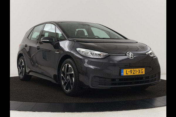 Volkswagen ID.3 Life 58 kWh | Carplay | Sfeerverlichting | Adaptive cruise | Stoelverwarming | Stuurverwarming | Parkeersensor | Navigatie | Climate controle