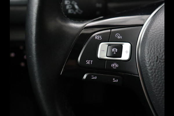 Volkswagen T-Roc 1.0 TSI | Adaptive cruise | Carplay | Airco | DAB | Bluetooth