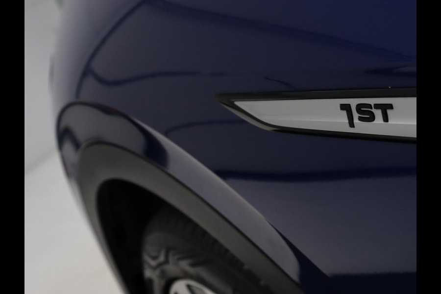 Volkswagen ID.4 First 77 kWh | Trekhaak | Stoel & stuurverwarming | Adaptive cruise | Camera | Carplay | Half leder | Navigatie | 20'' | Full LED | Keyless | Climate control | Sfeerverlichting