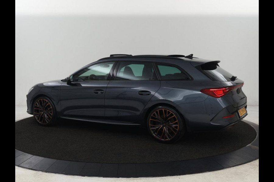 CUPRA Leon 1.4 eHybrid VZ | 245pk | Panoramadak | Leder | Stoelverwarming | Adaptive cruise | Camera | Carplay | Navigatie | Sfeerverlichting | Memory | Sportstoelen | Full LED | PHEV | Plug In