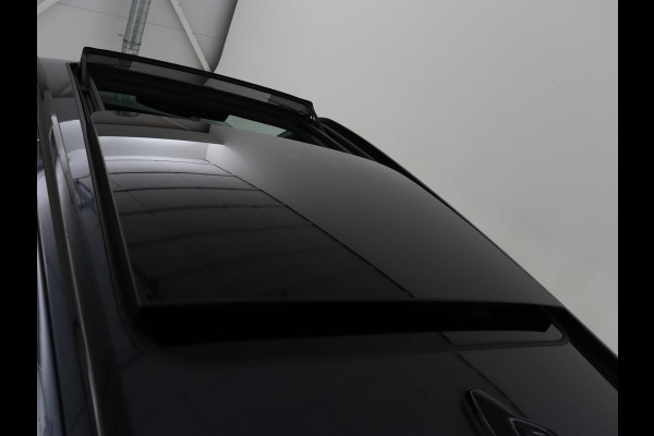 CUPRA Leon 1.4 eHybrid VZ | 245pk | Panoramadak | Leder | Stoelverwarming | Adaptive cruise | Camera | Carplay | Navigatie | Sfeerverlichting | Memory | Sportstoelen | Full LED | PHEV | Plug In