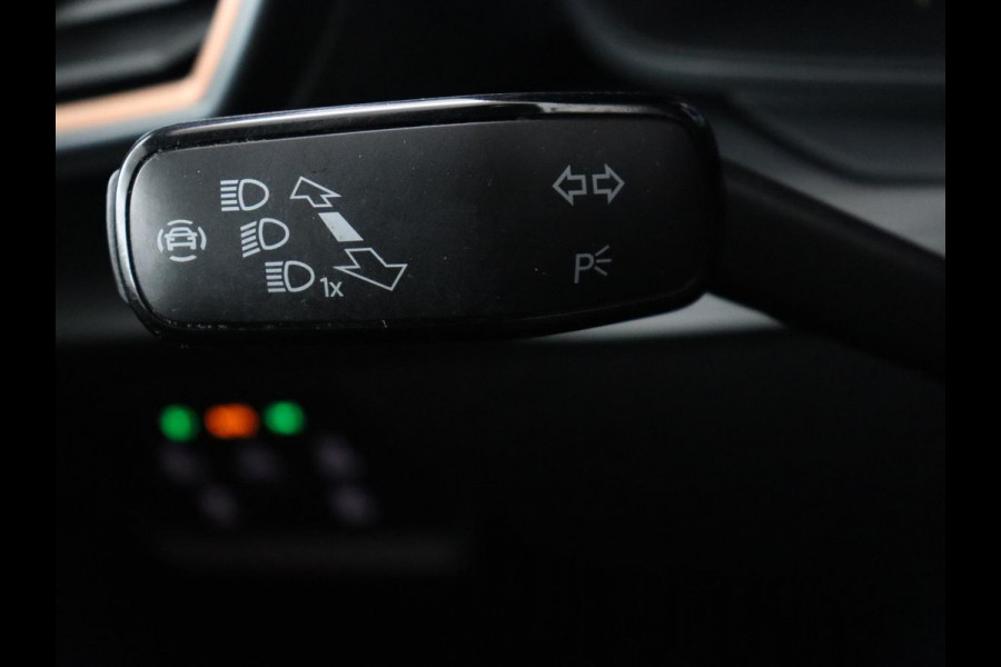 CUPRA Leon 1.4 eHybrid VZ | 245pk | Panoramadak | Leder | Stoelverwarming | Adaptive cruise | Camera | Carplay | Navigatie | Sfeerverlichting | Memory | Sportstoelen | Full LED | PHEV | Plug In