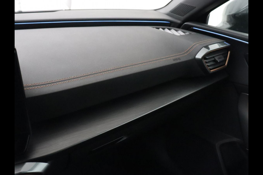 CUPRA Leon 1.4 eHybrid VZ | 245pk | Panoramadak | Leder | Stoelverwarming | Adaptive cruise | Camera | Carplay | Navigatie | Sfeerverlichting | Memory | Sportstoelen | Full LED | PHEV | Plug In