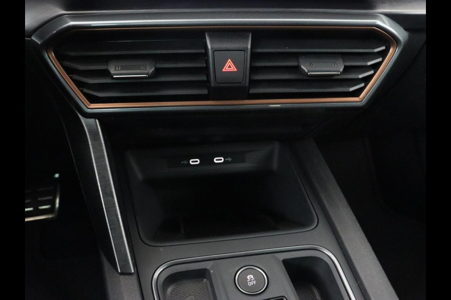 CUPRA Leon 1.4 eHybrid VZ | 245pk | Panoramadak | Leder | Stoelverwarming | Adaptive cruise | Camera | Carplay | Navigatie | Sfeerverlichting | Memory | Sportstoelen | Full LED | PHEV | Plug In