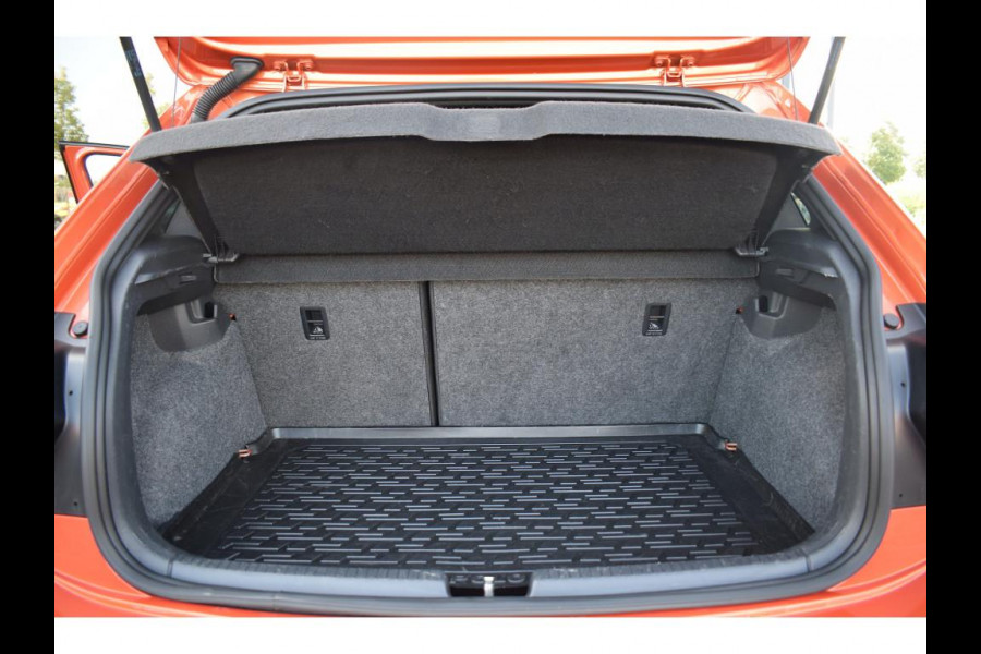 Volkswagen Polo 1.0 TSI Highline Business R | Apple CarPlay | Half Leer | Sportstoelen | Senoren