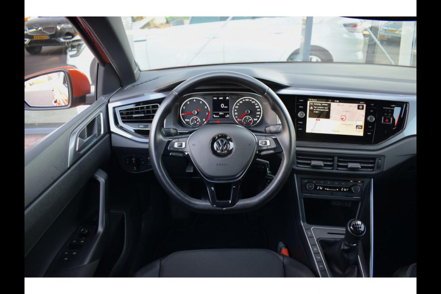 Volkswagen Polo 1.0 TSI Highline Business R | Apple CarPlay | Half Leer | Sportstoelen | Senoren