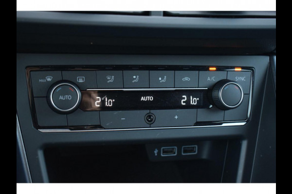 Volkswagen Polo 1.0 TSI Highline Business R | Apple CarPlay | Half Leer | Sportstoelen | Senoren