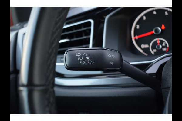 Volkswagen Polo 1.0 TSI Highline Business R | Apple CarPlay | Half Leer | Sportstoelen | Senoren