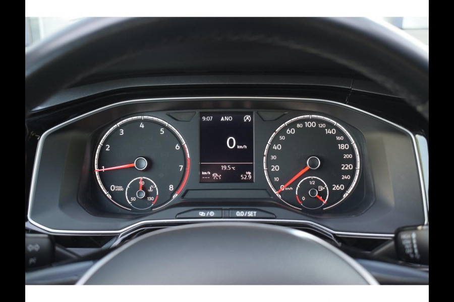 Volkswagen Polo 1.0 TSI Highline Business R | Apple CarPlay | Half Leer | Sportstoelen | Senoren
