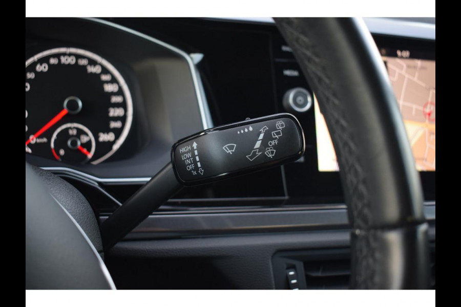 Volkswagen Polo 1.0 TSI Highline Business R | Apple CarPlay | Half Leer | Sportstoelen | Senoren