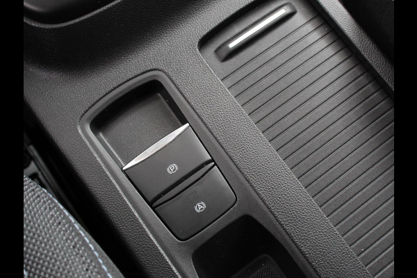 Ford Focus 155pk Hybrid Automaat Active X Navigatie Climate Control Camera Parkeer sensoren B&O Dab Led Lichtmetalen velgen