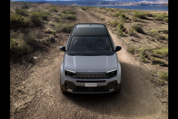 Jeep Avenger Summit 54 kWh | Winter Pack | Infotainment& Convience Pack | Schuif/Kanteldak | Warmtepomp | Bicolore lak