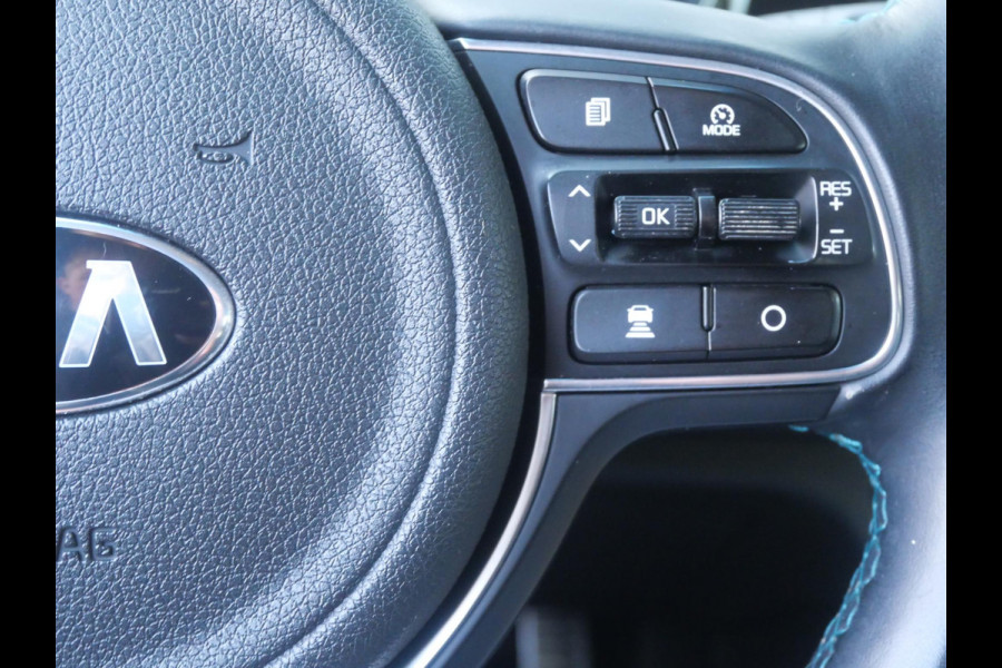 Kia e-Niro DynamicPlusLine 64 kWh | SOH 95,5% | 3Fase | JBL Audio | Stoel geheugen | Cruise | Clima | Camera | Carplay | Navi | Stoel-stuurverwarming |