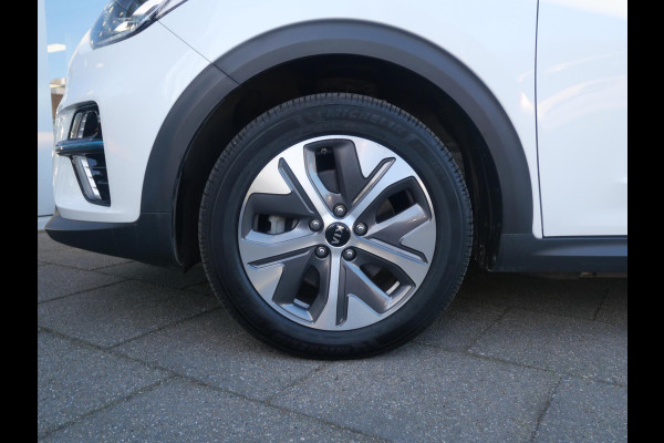 Kia e-Niro DynamicPlusLine 64 kWh | SOH 95,5% | 3Fase | JBL Audio | Stoel geheugen | Cruise | Clima | Camera | Carplay | Navi | Stoel-stuurverwarming |
