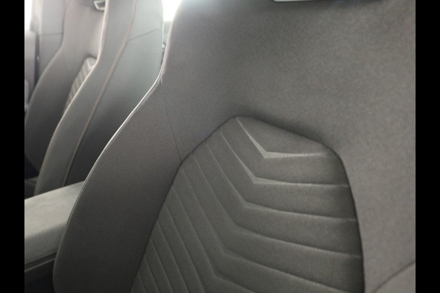 CUPRA Born Business One 62 kWh 204pk | Navigatie | Adaptieve cruise controle | Verwarmbare voorstoelen | 18 inch Lichtmetalen velgen