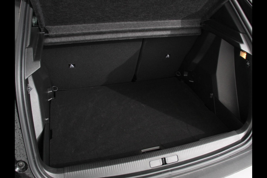 Peugeot 2008 1.2 Hybrid 136 pk Automaat Allure | Navigatie | Apple Carplay/Android Auto | Climate Control | Dab | Led | Parkeer sensoren | Cruise Control | Stoelverwarming