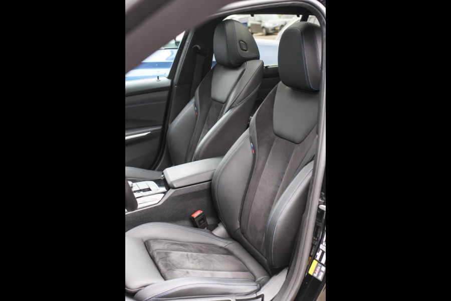 BMW 3 Serie Touring 330e xDrive M-Sport *Pano*H/K*Camera*Comforttoegang*