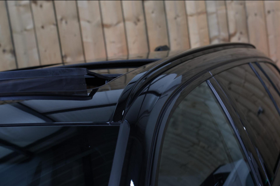 BMW 3 Serie Touring 330e xDrive M-Sport *Pano*H/K*Camera*Comforttoegang*