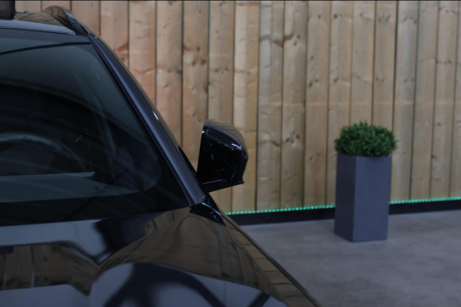 BMW 3 Serie Touring 330e xDrive M-Sport *Pano*H/K*Camera*Comforttoegang*